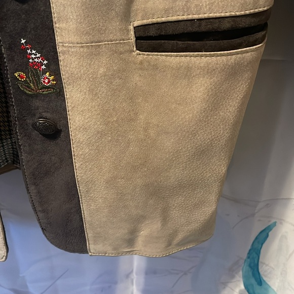 Bavarian suede coat bought in Germany - Picture 7 of 16